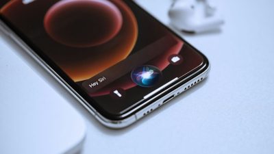 Siri pourrait bientôt prendre en charge les outils d'IA tiers dans la mise à jour majeure d'iOS