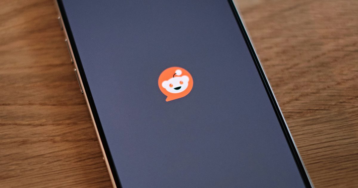 Reddit veut vérifier si vous utilisez la caméra Face ID de l'iPhone