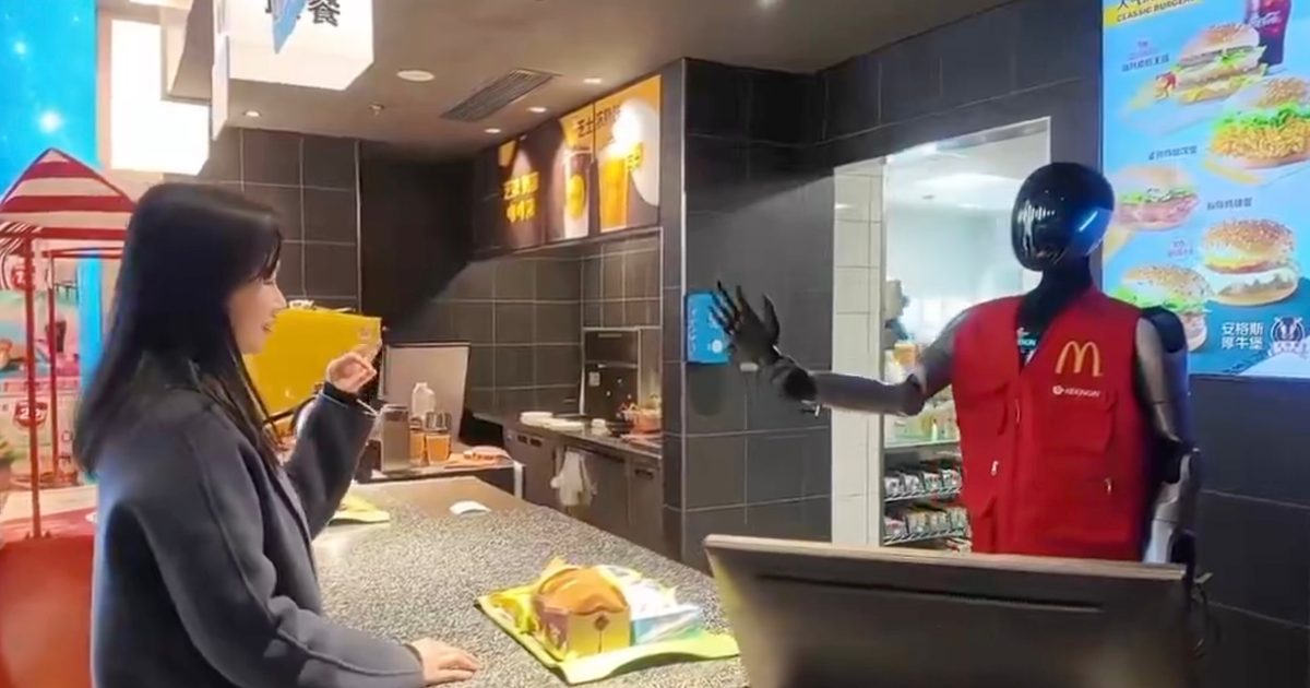 Regardez McDonald's tester des robots humanoïdes en première ligne