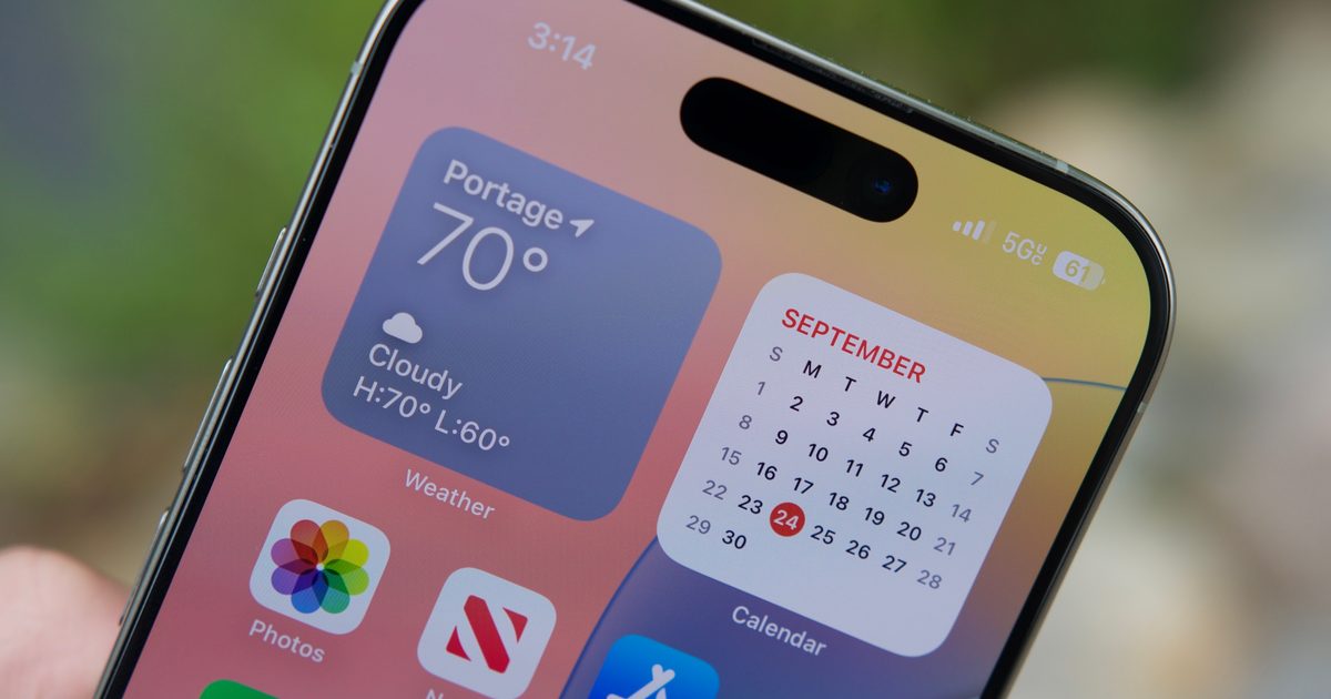 iPhone Fold pour abandonner Face ID et faire une encoche laide en faveur d'un trou de caméra