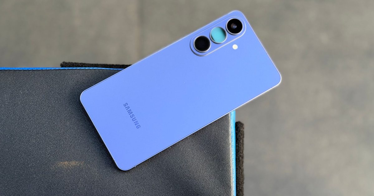 Samsung just gave up on its own Messages app