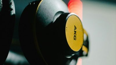 Deezer dit que les chansons générées par l'IA représentent maintenant 44% des téléchargements quotidiens