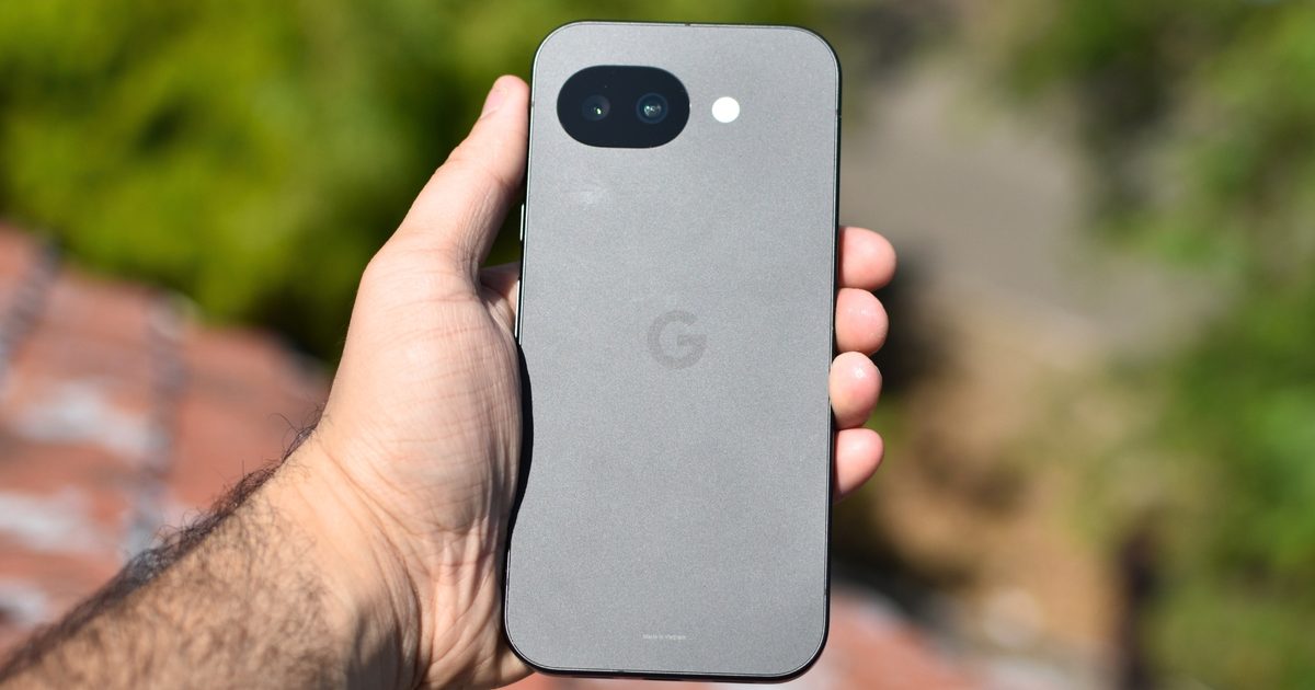 J'ai passé des semaines avec le Pixel 10a, et maintenant le débat sur les spécifications ne me dérange plus