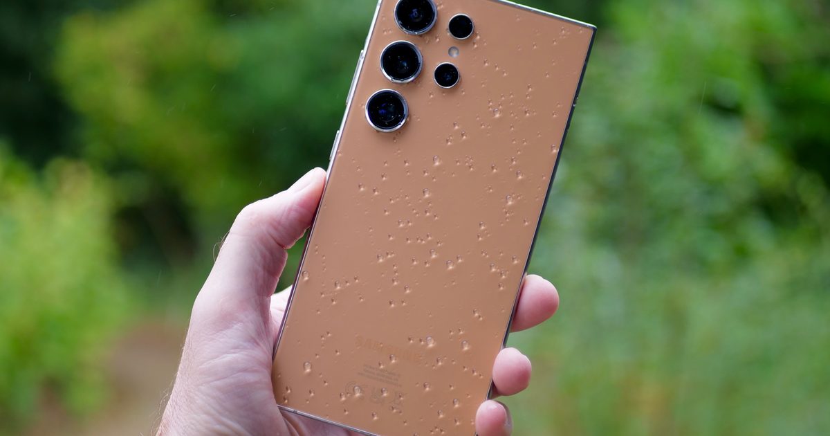 Le Galaxy S26 Ultra est un étourdissant, mais son frère de deux ans donne toujours un bon coup de pied pour moi