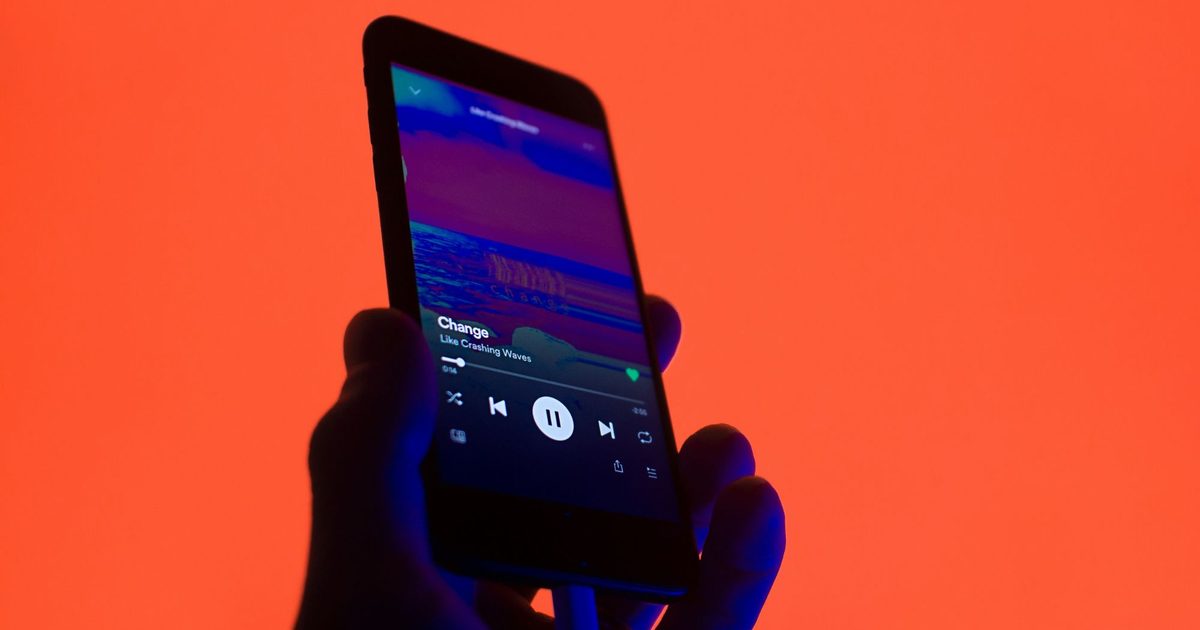 You can finally organize your Spotify playlists into folders on your phone