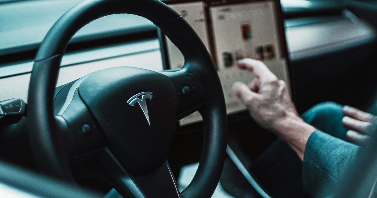 Tesla promises HW3 owners a lite version of FSD, but its months away