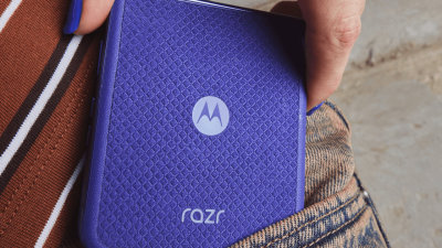 Le Razr Ultra 2026 est tout ce qu'un téléphone à clapet devrait être, mais je ne paie pas 1 500 $ pour cela